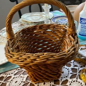 Vintage weaved basket excellent shape all intact excellent made